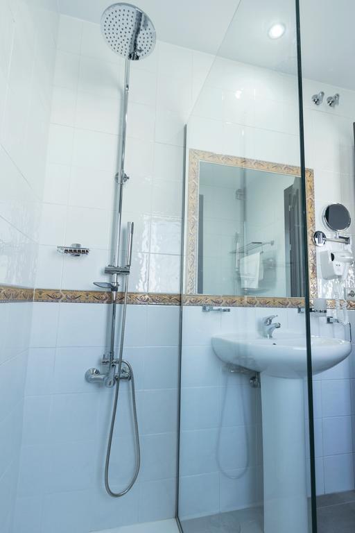 Hostal El Yunque コニル・デ・ラ・フロンテラ 部屋 写真