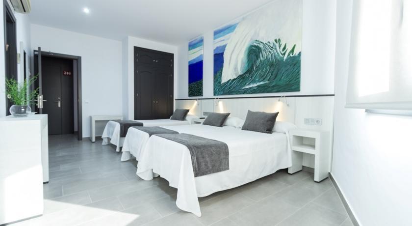 Hostal El Yunque コニル・デ・ラ・フロンテラ 部屋 写真